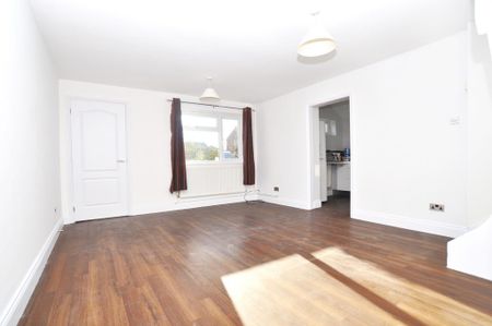 2 bedroom semi-detached house to rent - Photo 2