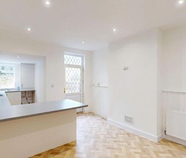 3 bedroom end of terrace house to rent - Photo 4