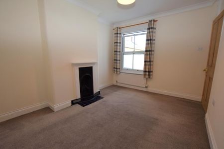 2 bedroom terraced house to rent - Photo 4