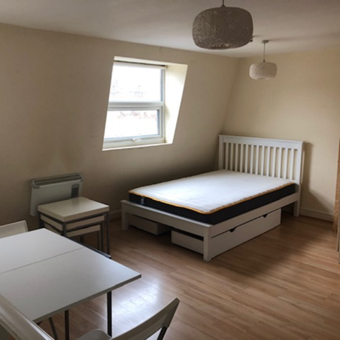 Studio to rent - Photo 1