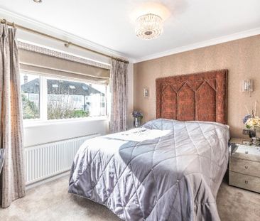 4 bedroom detached house to rent - Photo 3