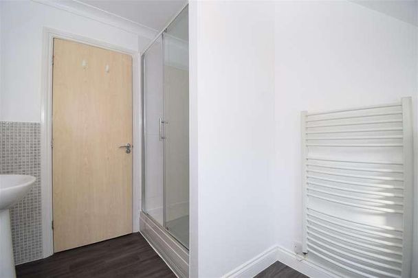 Dunstarn Drive, Adel, Leeds, LS16 - Photo 1