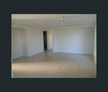 4 BEDROOM FAMILY HOME - Photo 2