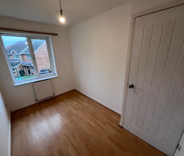 2 bedroom end of terrace house to rent - Photo 5