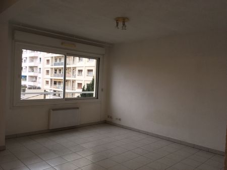 Location appartement Marseille 8ème (13008) - Photo 2