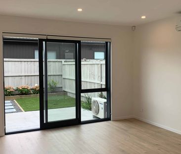 WELCOME TO WATERSIDE LIVING - WAIATA SHORES - Photo 2