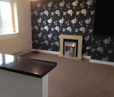 2 Bedroom Flat for Rent in Bloomfield rd , South shore , Blackpool, Fy - Photo 3