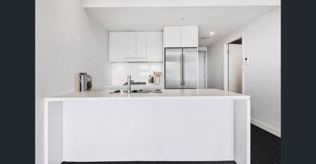 Sub-Penthouse 1 Bed + Study - with Iconic City Views - Photo 4