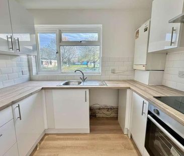 Mayfield Road, Farnborough, GU14 - Photo 5