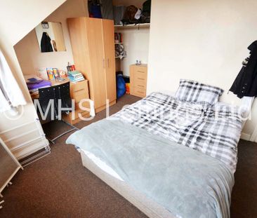 4 Bedroom Mid Terraced House for rent in Hessle View - Photo 3