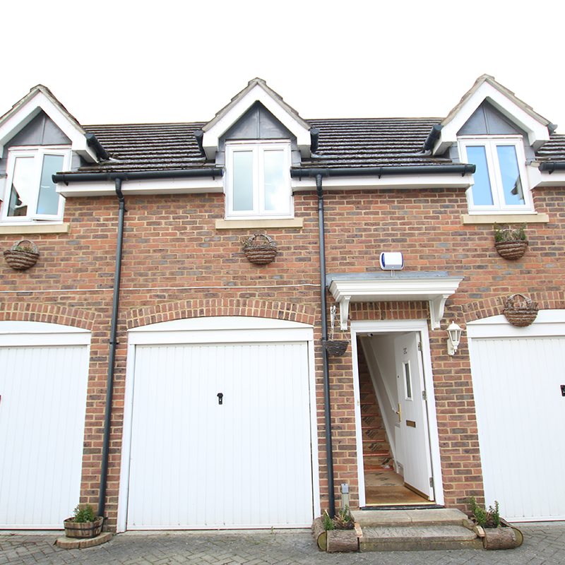 2 Bedroom Detached Apartment in Bromley - Photo 1