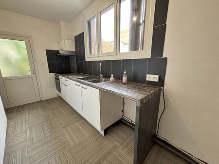Location Maison 6 pièces 138m² - Photo 3