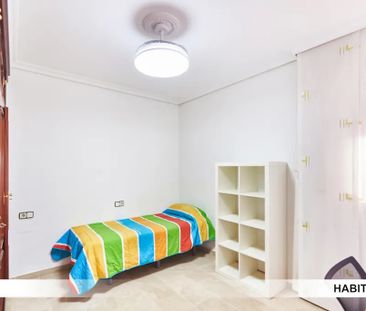 Calle Hernán Ruiz, Sevilla, Andalusia 41006 - Photo 1