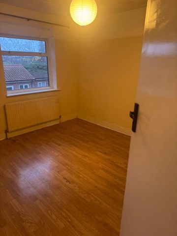 2 Bed Flat, Tylehurst Gardens, IG1 - Photo 2