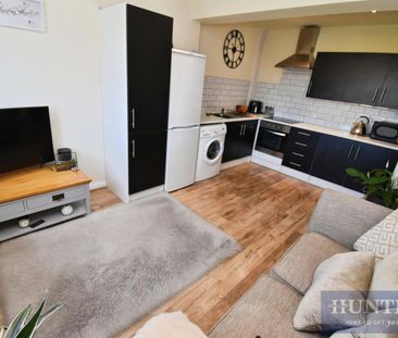 1 bedroom Flat To Let Total Size: 420 SQ FT - Photo 3