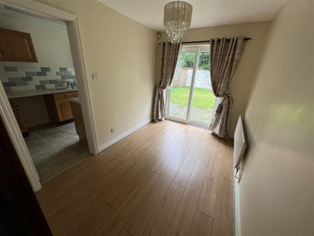 3 bedroom detached house to rent - Photo 2