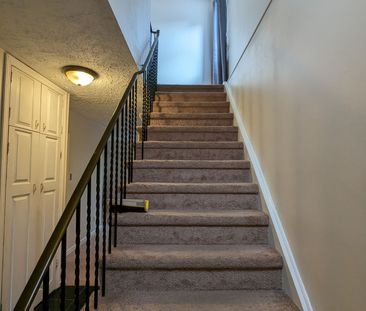 For Lease - 35 Dawson Crescent, Brampton, Ontario - Photo 3