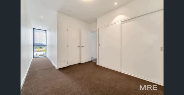 Boutique living in an amazing location. - Photo 1