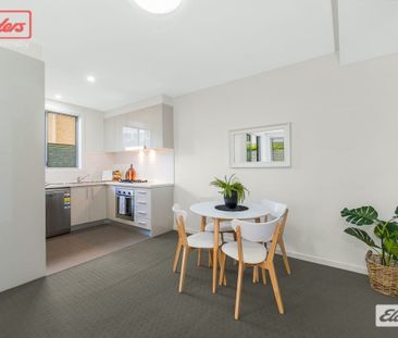 126sqm Modern, Stylised 2 Bedroom Apartment - Photo 4