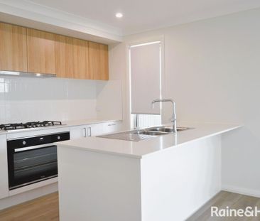 Brand new stunning 4-bedroom home - Photo 4