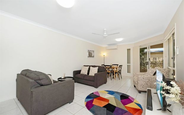 MODERN 2 BEDROOM UNIT IN HERMIT PARK + PRIVATE COURTYARD! - Photo 1