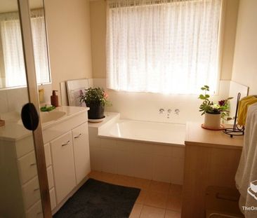 4 Bedrooms house for rent - Photo 2