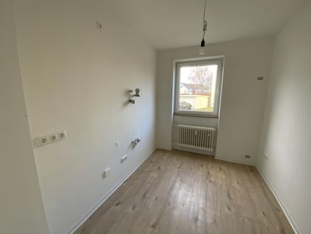 Wir haben für Sie renoviert: 3-Zimmer-Wohnung mit bodengleicher Dusche frei! - Photo 4