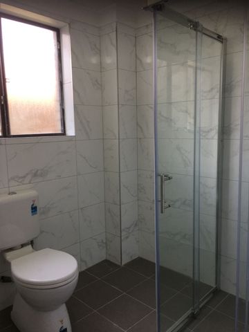 CONVENIENTLY LOCATED 2 BEDROOM UNIT - Photo 5