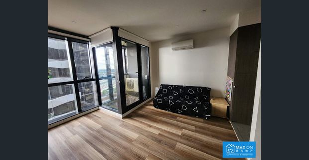 Stylish 1-Bedroom Apartment in Prime CBD Location – Fully Furnished with Essential Furniture & Premium Amenities - Photo 1