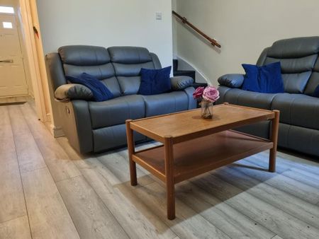 3 bedroom terraced house to rent - Photo 2