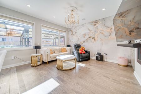 For Lease - 7 Proud Court, Aurora, Ontario - Photo 2