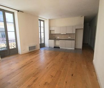 location Appartement F3 DE 67.6m² À NIMES - Photo 4