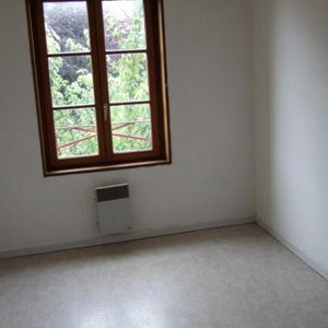 Appartement à louer à Hesdin (62140) en Pas-de-Calais (62). Cet appartement propose une surf... - Photo 2