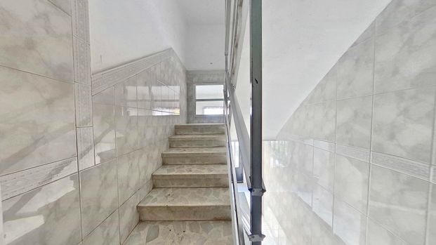 Apartamento de alquiler en Palomeras Sureste - Photo 1