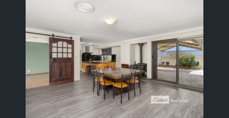 BEAUTIFUL FAMILY HOME - Photo 3