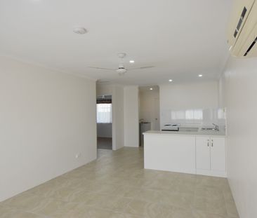 TWO BEDROOM UNIT WITHIN WALKING DISTANCE TO THE MARINA! - Photo 4