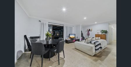 Buderim 'on top' ... character filled family home - Photo 4