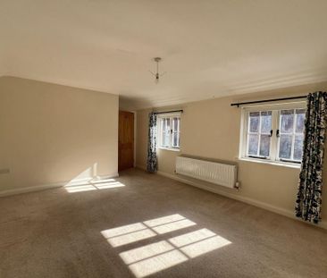 2 bedroom detached bungalow to rent - Photo 2