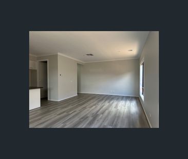 17 Skyros Road, Fraser Rise, Vic 3336 - Photo 6