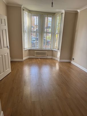 4 Bed Terraced House, Highworth Road, N11 - Photo 1