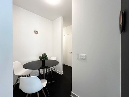 For Lease - 11 Yorkville Avenue Unit# 2012, Toronto, Ontario - Photo 3