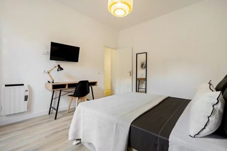 Ronda de Sant Pere, Barcelona, Catalonia 08010 - Foto 2