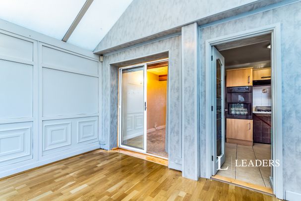 2 bedroom house to rent Mill Lane, Chatham, ME5 - Photo 1