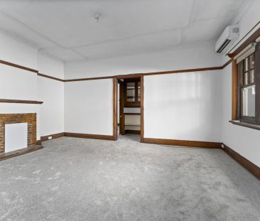 Period Home with rear courtyard! - Photo 6