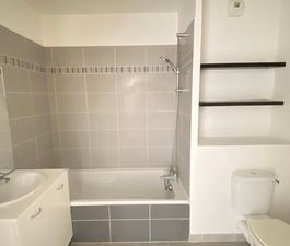 Location Appartement 2 pièces 38m² BRIGNOLES 83170 - Photo 2