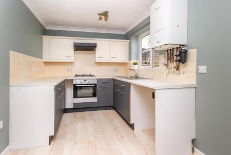 2 bedroom semi-detached house to rent - Photo 4