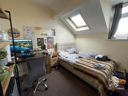 Highbury Lane, Meanwood, LS6 4HF, Leeds - Photo 3