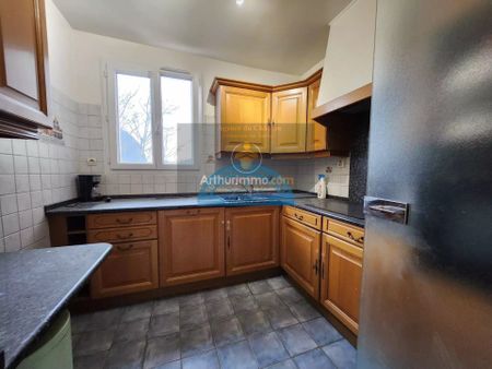 Location Appartement 4 pièces 80 m2 à Saint-Maur-des-Fossés - Photo 2