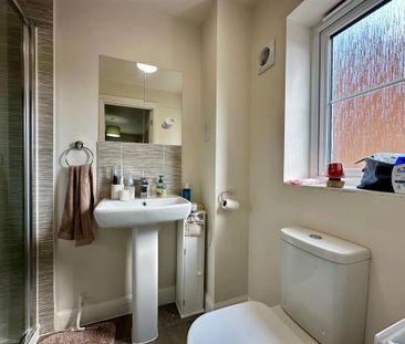 3 bedroom semi-detached house to rent - Photo 5