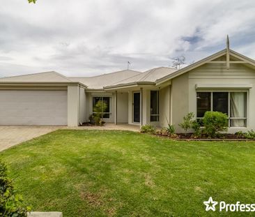 15 Dunn Close, Seville Grove WA 6112 - Photo 4